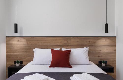 Kerameikos Apartment | The Meta Stay - Sunny Getaway with Rooftop Access