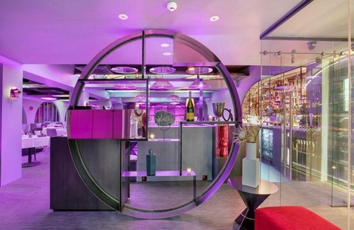 Spring Hill Hotel | The Metropolitan Spring Hill