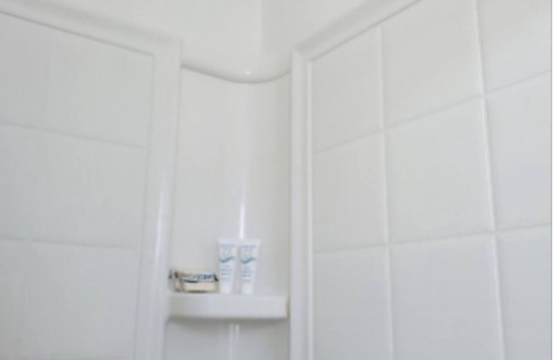 Johnston Apartment | The Mid-Level at Centerdale Village 4 bedroom APT w/parkingnnnnn