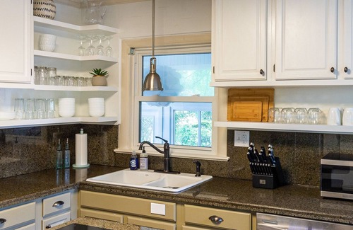 Wilmington House | The Midtown Oasis at Winston, right in the center of Wilmington!