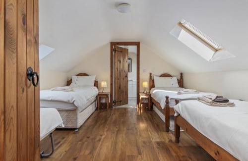 Llanybri House | The Mill and Stable - a large accessible barn sleepign 10 guests close to Laugharne