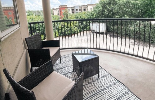 Auburn Condo | The Milo-ONE block to Campus-newly remodeled-sleeps 4 comfortably