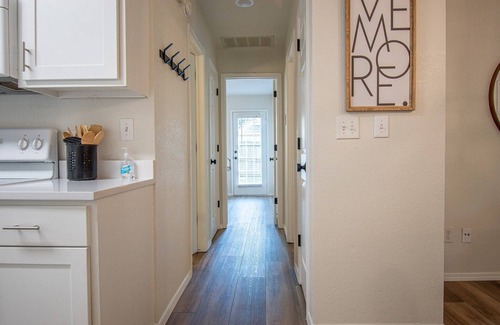 Fayetteville House | The Mimosa - 3 mi to DT Fayetteville and UofA