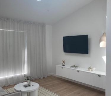 Orange Apartment | The Minnie on Prince- Central & stylish