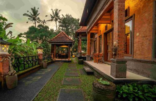 Kemenuh Villa | The Miracle House by Pramana Villas