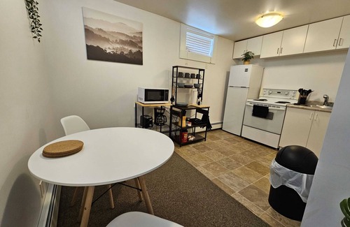 Moose Jaw Apartment | The MJ Tunnel! Renovated Suite, WiF, Parking