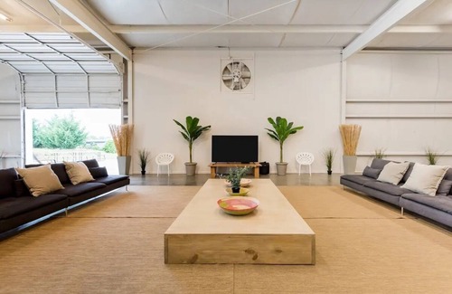East Point Villa | The Modern Art Foundry - 10 bedroom 10,000 sq ft