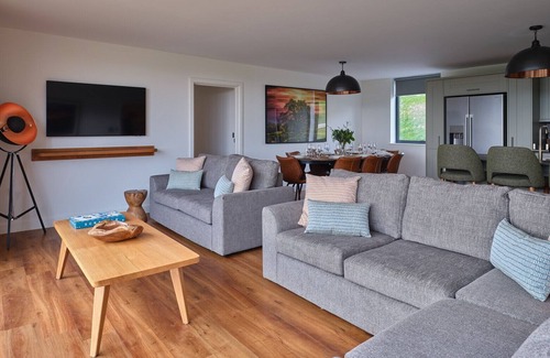 Chittlehamholt Resort | The Mole Resort, 4 Bedroom Valley View Luxury Lodge with Hot Tub