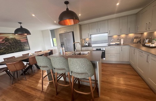 Chittlehamholt Cottage | The Mole Resort that sleeps 6 guests in 3 bedrooms