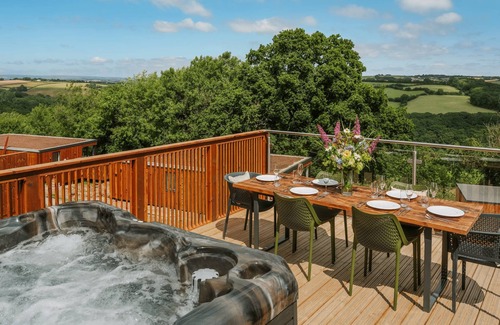 Chittlehamholt Cabin | The Mole Resort that sleeps 6 guests in 3 bedrooms