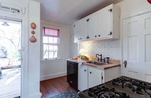 Potomac West House | The Monroe in Historic DelRay