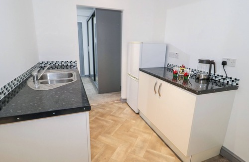 Prestatyn Cottage | THE MOORES, pet friendly, with a garden in Prestatyn