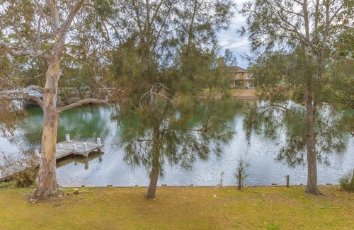 Sussex Inlet House | The Moorings No. 1 Luxury Waterfront