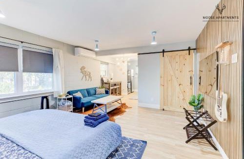 Downtown Memphis Apartment | The Moose #7 - Instaworthy Studio with Amazing Views, Free Parking & Heated King Bed