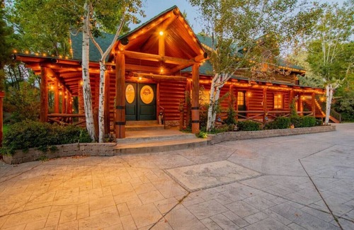 Highland Cabin | The Moose & Bear Cabin at Timpanogos