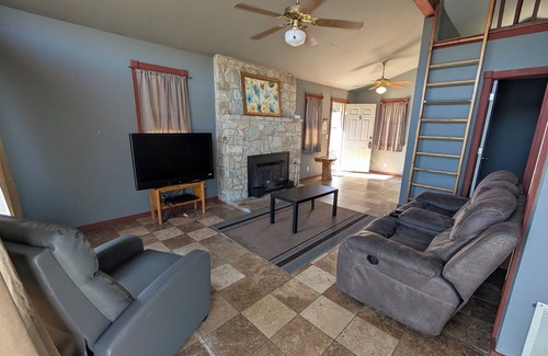 Davis Cabin | The Most Beautiful Views in Turner Falls