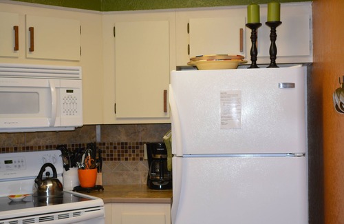 Ventura Condo | "The Mouse" + the "Comforts of Home"