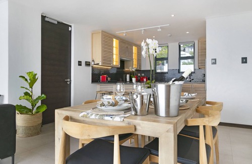 Three Anchor Bay Apartment | The Murex 3 Bedroom-Serviced Apartment