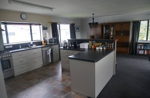 Gisborne House | The name "Vineyard Vista" reflects the setting of this property.