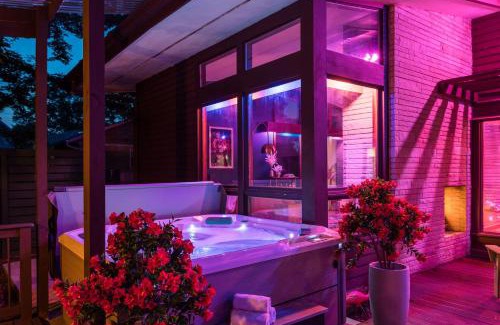 Bloomington House | The Nancy Fireplace Hot Tub Ping-pong