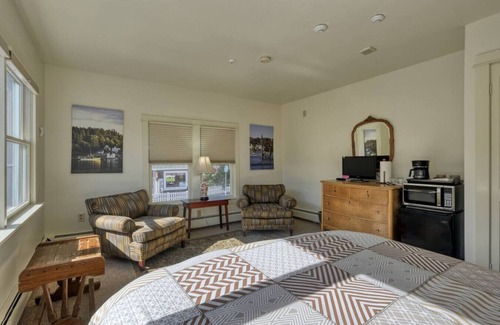 Stonington Hotel | The Nathaniel Bowditch - Inn on the Harbor