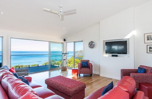 Lorne House | The Nautilus - Ocean View for Miles