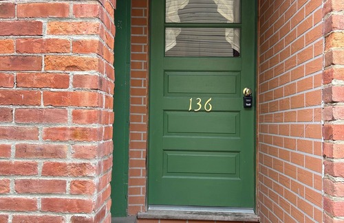 Xenia House | The Nesbitt House - Suite 136