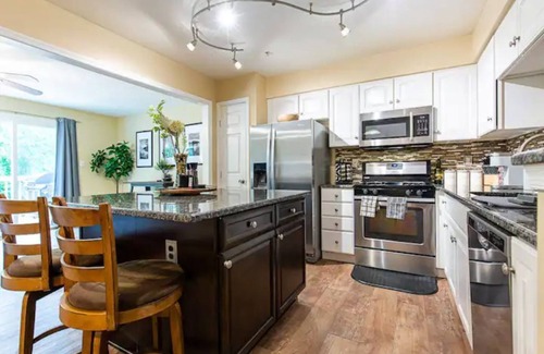 Germantown House | The Nest at Harmony Woods: Lux DC getaway + office