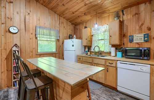 Logan Cabin | The Nest at Hiding Place Cabins