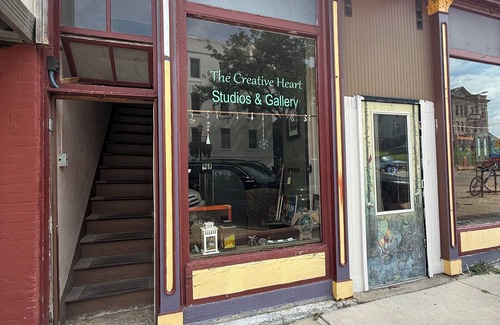 Decorah Apartment | The Nest: Beautiful Apartment Style Lodging In The Heart Of Downtown Decorah.