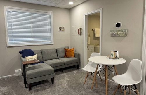 Valparaiso Apartment | The Nest- Downtown Valparaiso- Close to Valpo University Short Term Stays