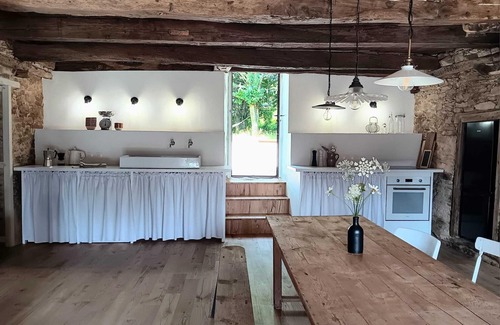 Oradour-sur-Vayres Cottage | The Nest House