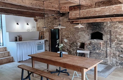 Oradour-sur-Vayres Cottage | The Nest House