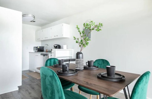 West Bellevue Apartment | The Nest in Meydenbauer Bay | 29 Nights