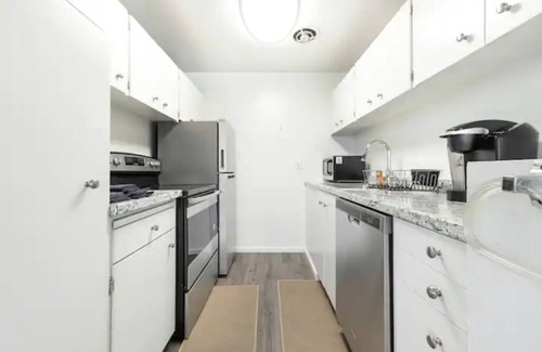 West Bellevue Apartment | The Nest in Meydenbauer Bay | 29 Nights