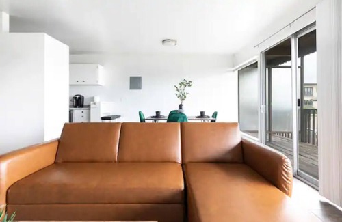 West Bellevue Apartment | The Nest in Meydenbauer Bay | 29 Nights