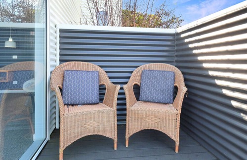 Point Lonsdale Villa | The Nest Luxury Stay- Disability suitable, Private bath tub on deck with views, Breakfast included
