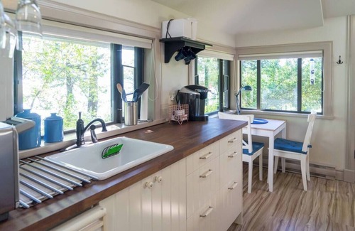 Gulf Islands Cottage | The Nest Oceanfront Retreat on Salt Spring Island