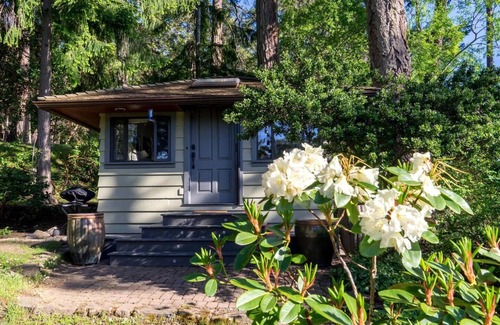 Gulf Islands Cottage | The Nest Oceanfront Retreat on Salt Spring Island