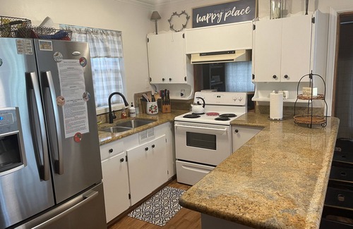 Melrose Cottage | The Nest on Lake Santa Fe in Melrose, FL