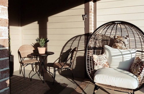 Huntsville Apartment | The Nest · The Nest: Downtown Huntsville, Walk Everywhere