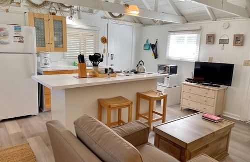 Ocracoke House | The Net House: Quaint Restored Cottage Once a Net House