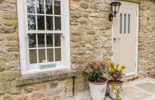 Richmond Cottage | THE NETTY, romantic, character holiday cottage in Richmond