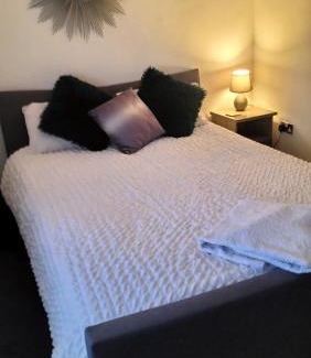 Hardstoft House | THE NEW Accommodation FREE complementary breakfast