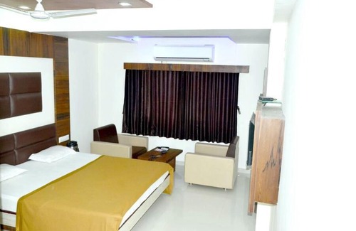Mahesana Hotel | The New Holiday II