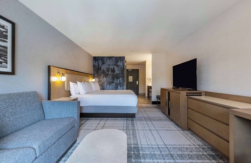 Old Bend Hotel | The Newberry Hotel Bend, Tapestry Collection by Hilton