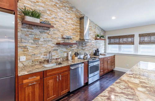 Yachting Village House | The Newport Lofts - 359 Thames Street