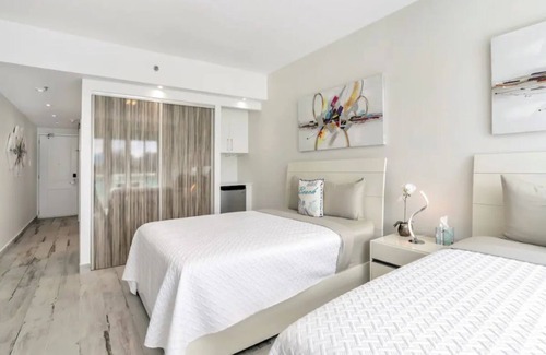 Puerta de Tierra Condo | The Nicest View of Condado
