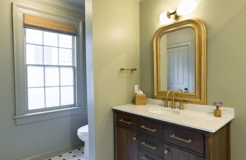 Harleston Village Bed & Breakfast | The Nicholas Veranda King Suite- 1 Block to King