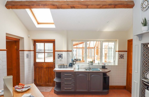 Tatton Park Cottage | THE NOOK COTTAGE, family friendly, character holiday cottage in Toft